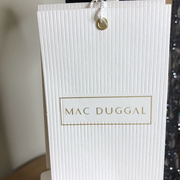 Mac Duggal 50644 Lace Plunge Neck Short Sleeve Trumpet Gown Size 12 Black $698 - Picture 5 of 9